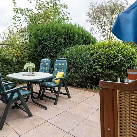 Ariane Am Kornfeld *