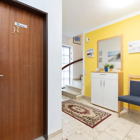 Ariane Am Kornfeld * Kellenhusen